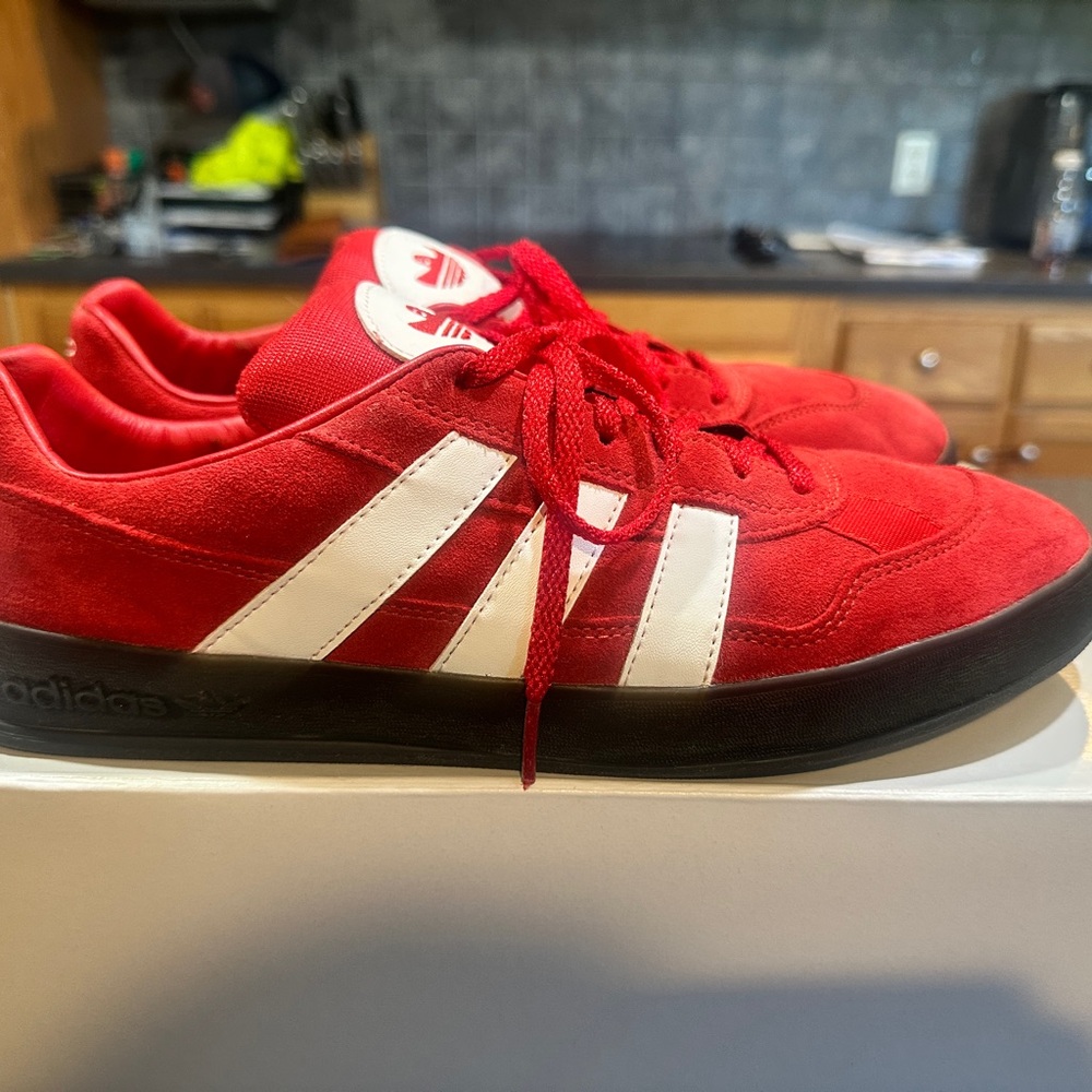 Adidas Men's Aloha Super Mark Gonzales